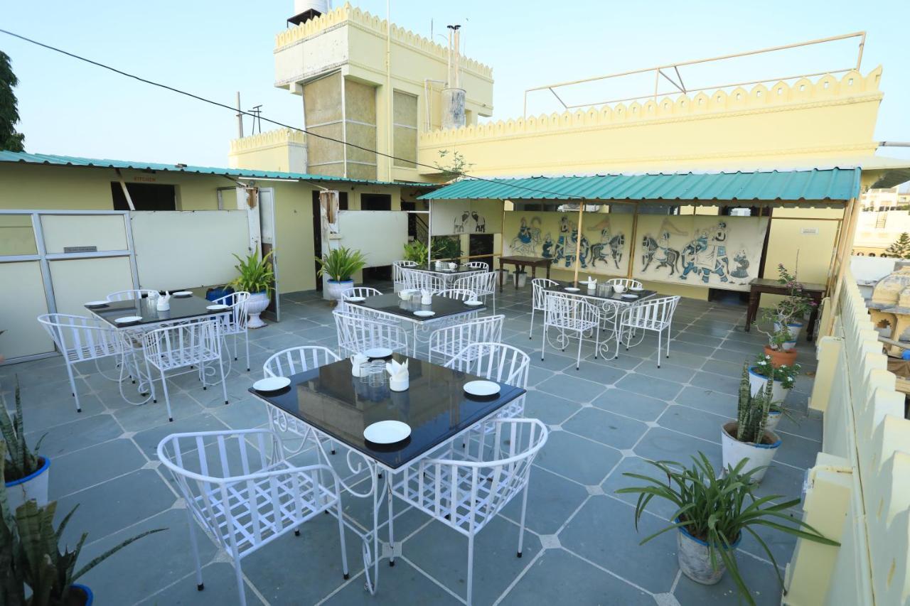 Hotel The Kesar Niwas Udaipur Exterior foto