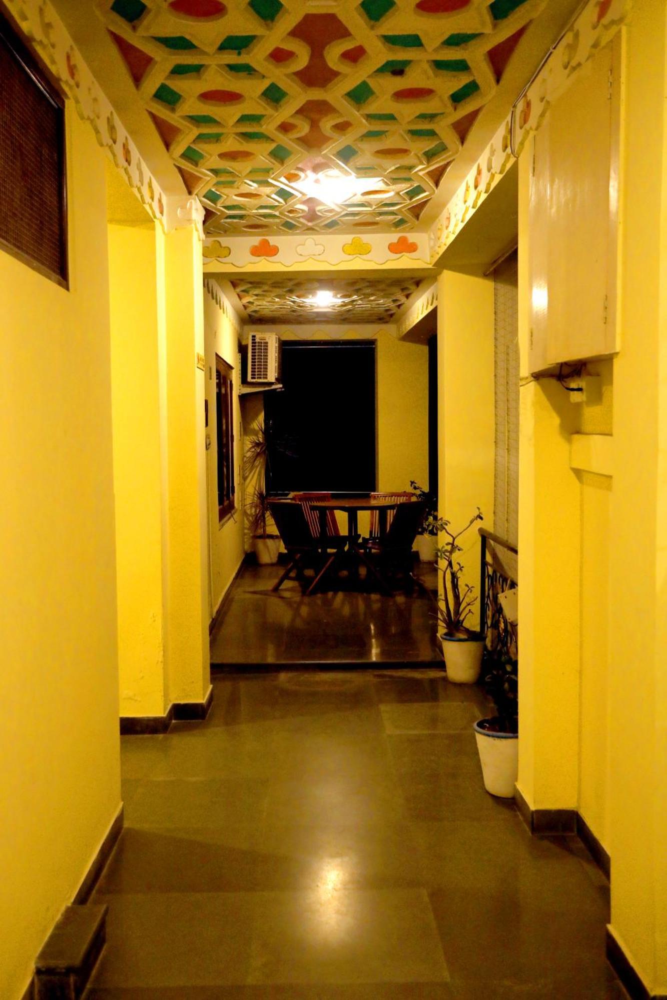 Hotel The Kesar Niwas Udaipur Exterior foto